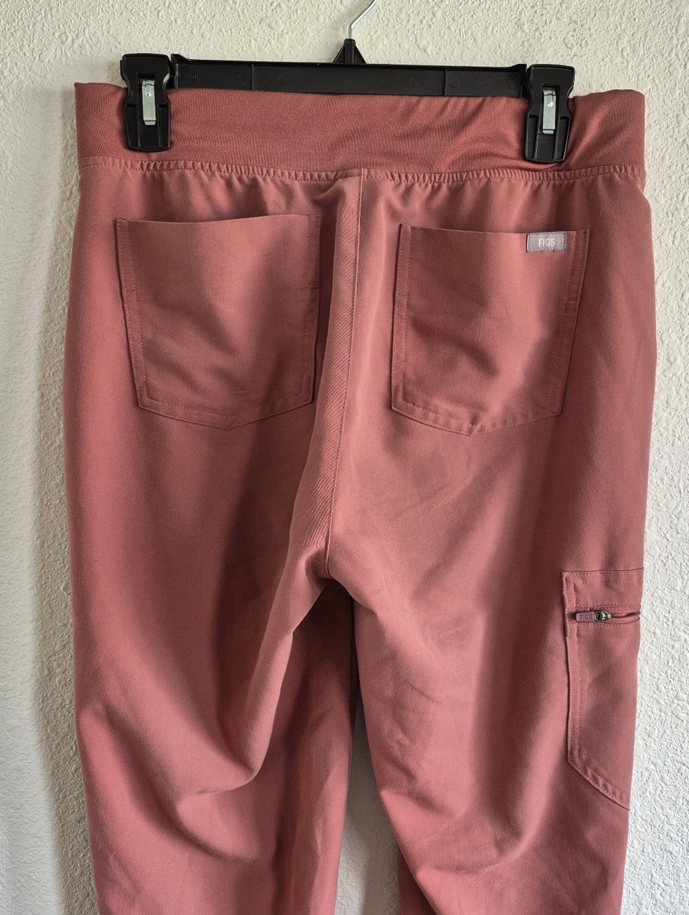 FIGS Women’s Scrub Set Mauve Catarina Top Zamora Joggers Limited Edition Size S - Picture 15 of 16